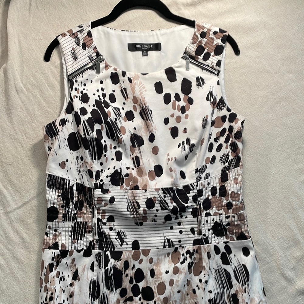 Nine West sleeveless white, brown, black dress size 12